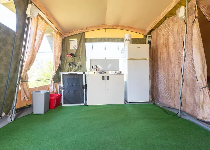 Rent-a-tent Interpals Eco Isla Roja